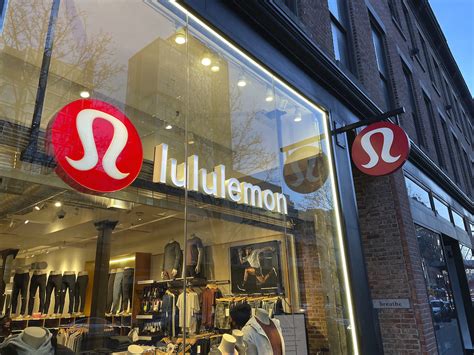 lululemon shops near me.